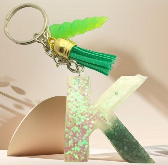 Porte-clés lettre K en résine