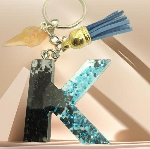 Porte-clés lettre K en résine