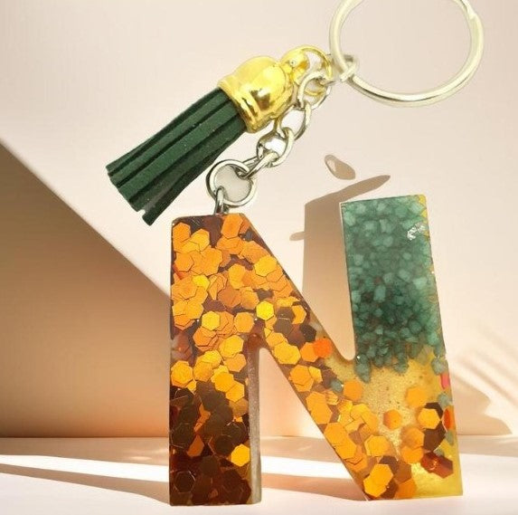 Porte-clés lettre N en résine