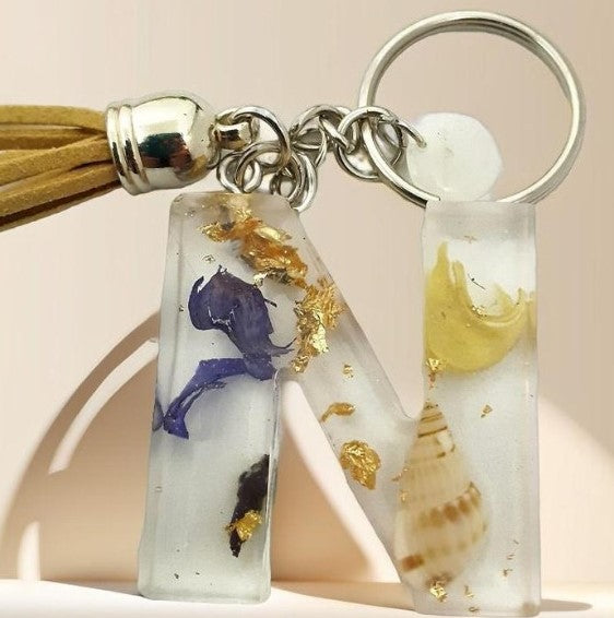 Porte-clés lettre N en résine