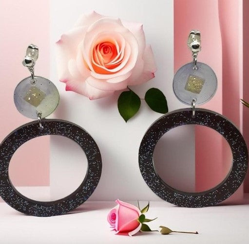 Ines Boucle d'oreille en résine pièce unique fait main