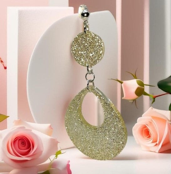 Ines Boucle d'oreille en résine pièce unique fait main