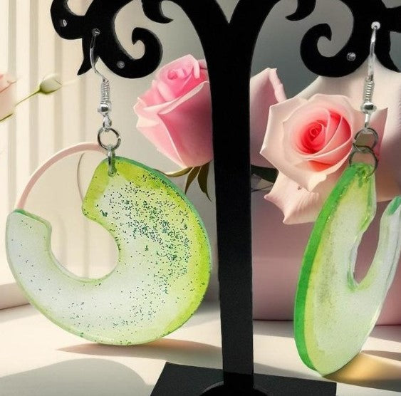 Ines Boucle d'oreille en résine pièce unique fait main