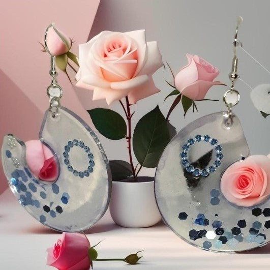Ines Boucle d'oreille en résine pièce unique fait main