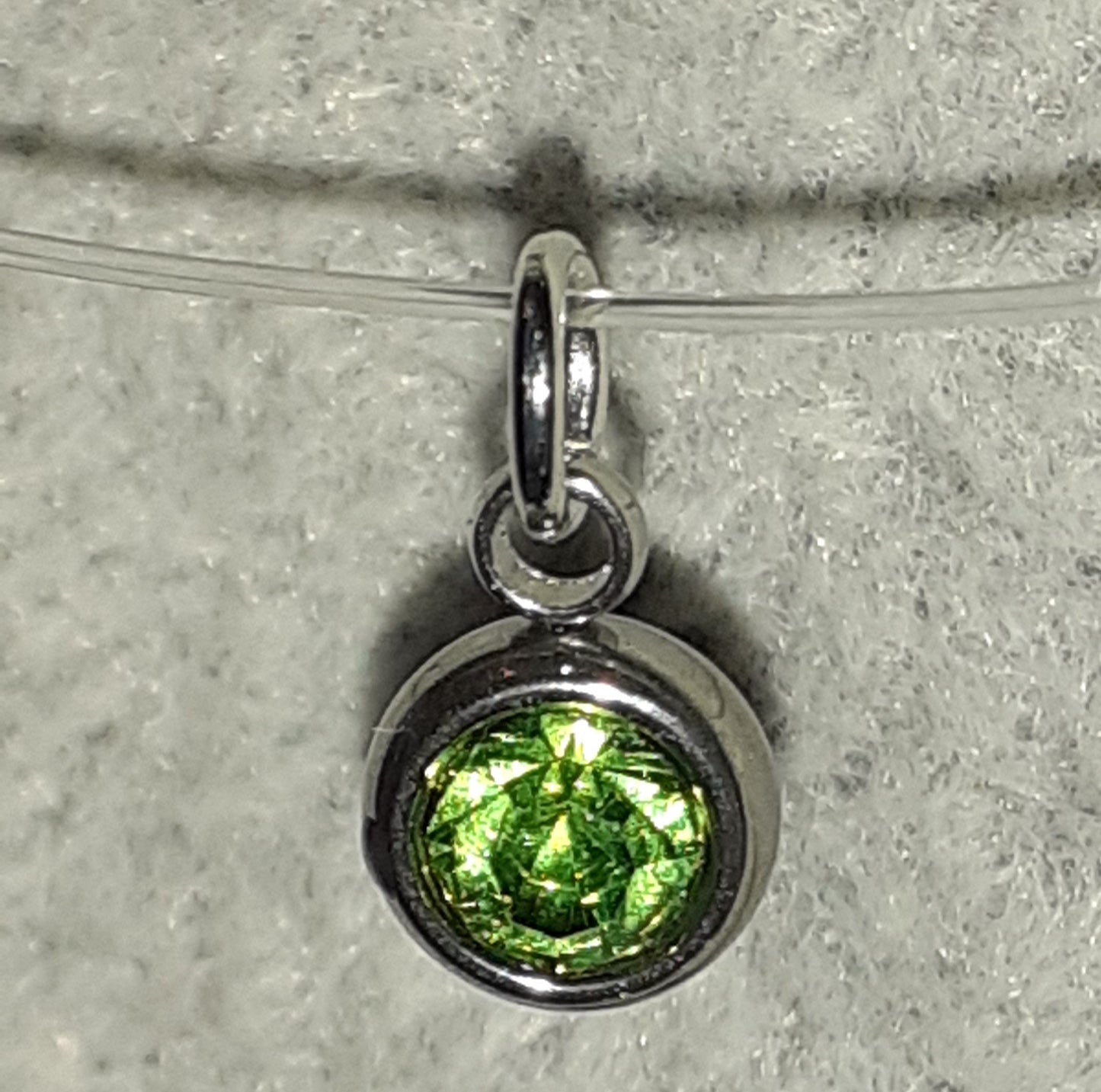 Couleur de la pierre du mois d'Aout