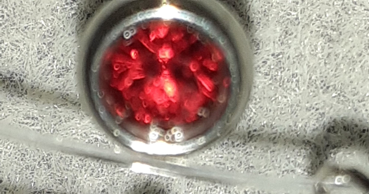 Couleur de la pierre du mois de Juillet