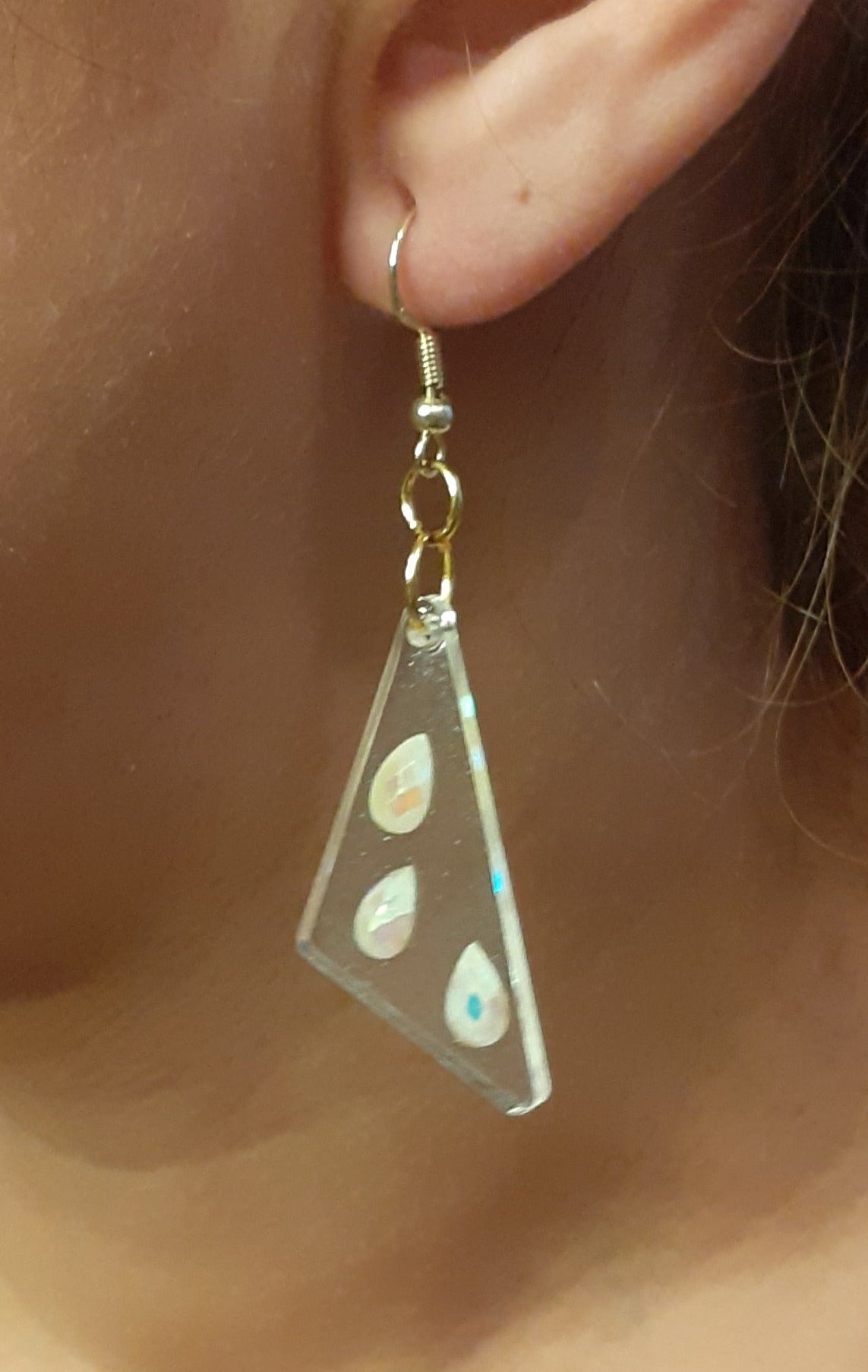Ines Boucle d'oreille pièce unique forme géométrique en résine fait main