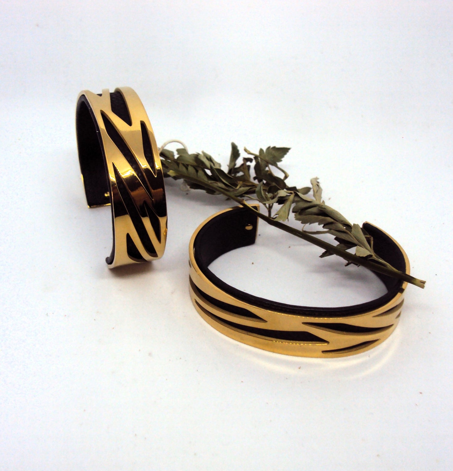 Lucile Bracelet jonc ou manchette dorée