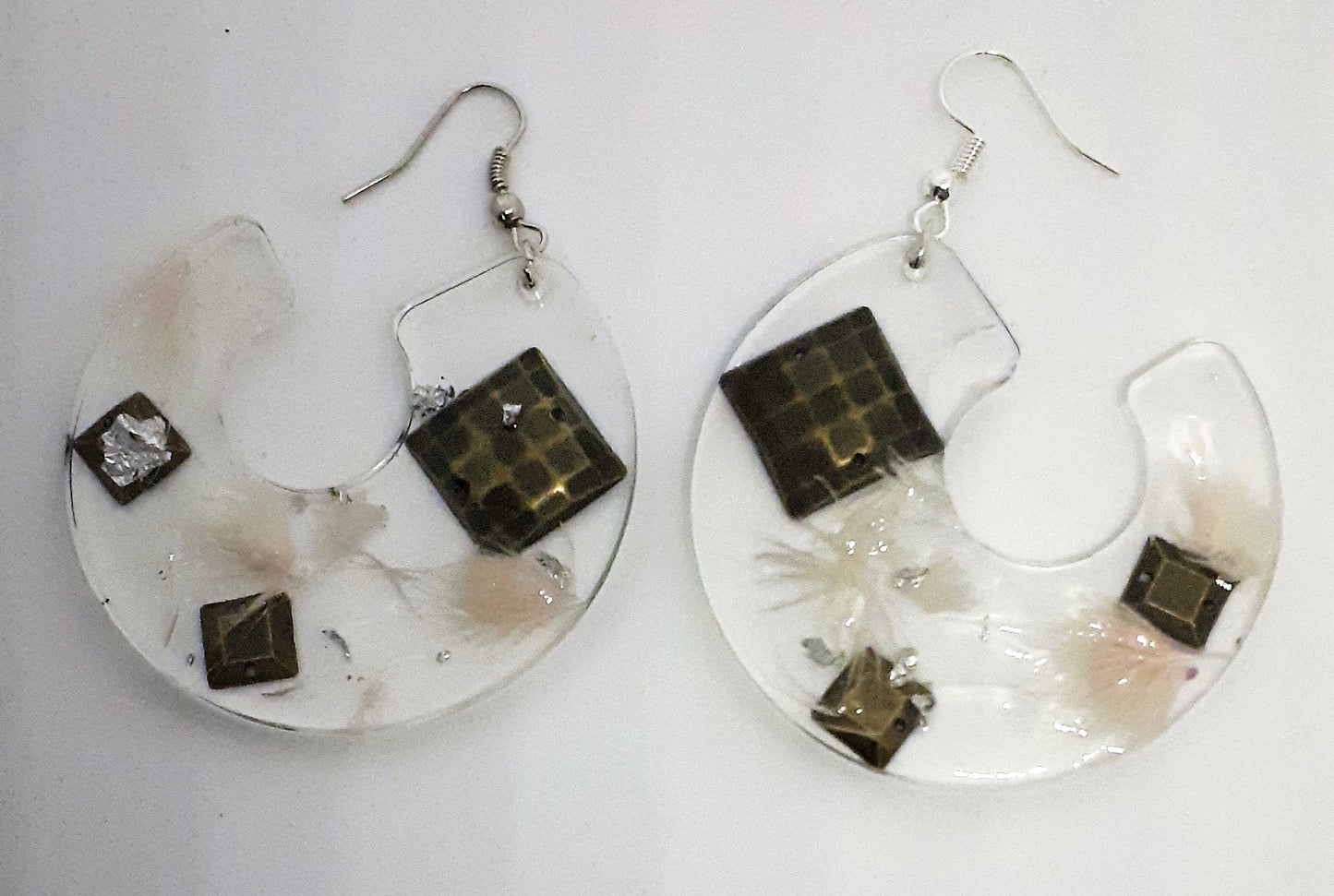 Ines Boucle d'oreille en résine pièce unique fait main